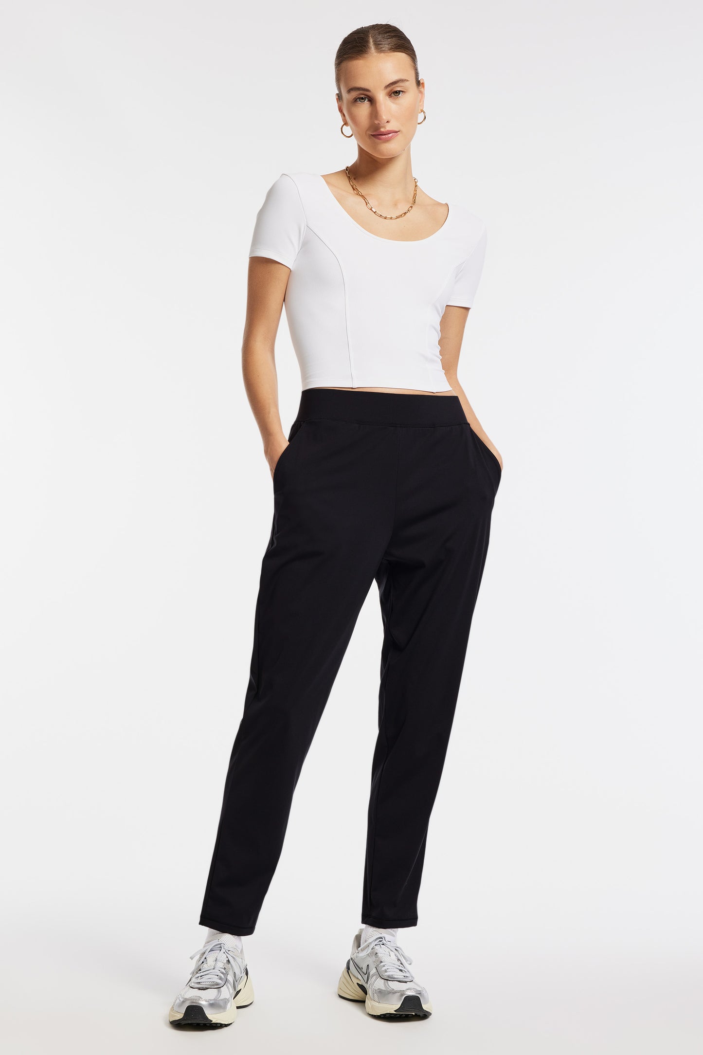 Center Stage Straight Leg Pant - Black