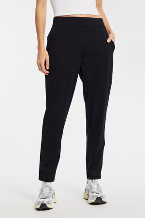 Bandier Center Stage Straight Leg Pant $140.00 Black Black