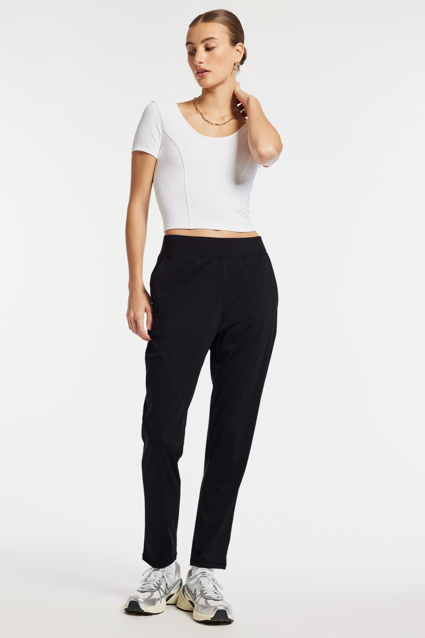 Center Stage Straight Leg Pant - Black