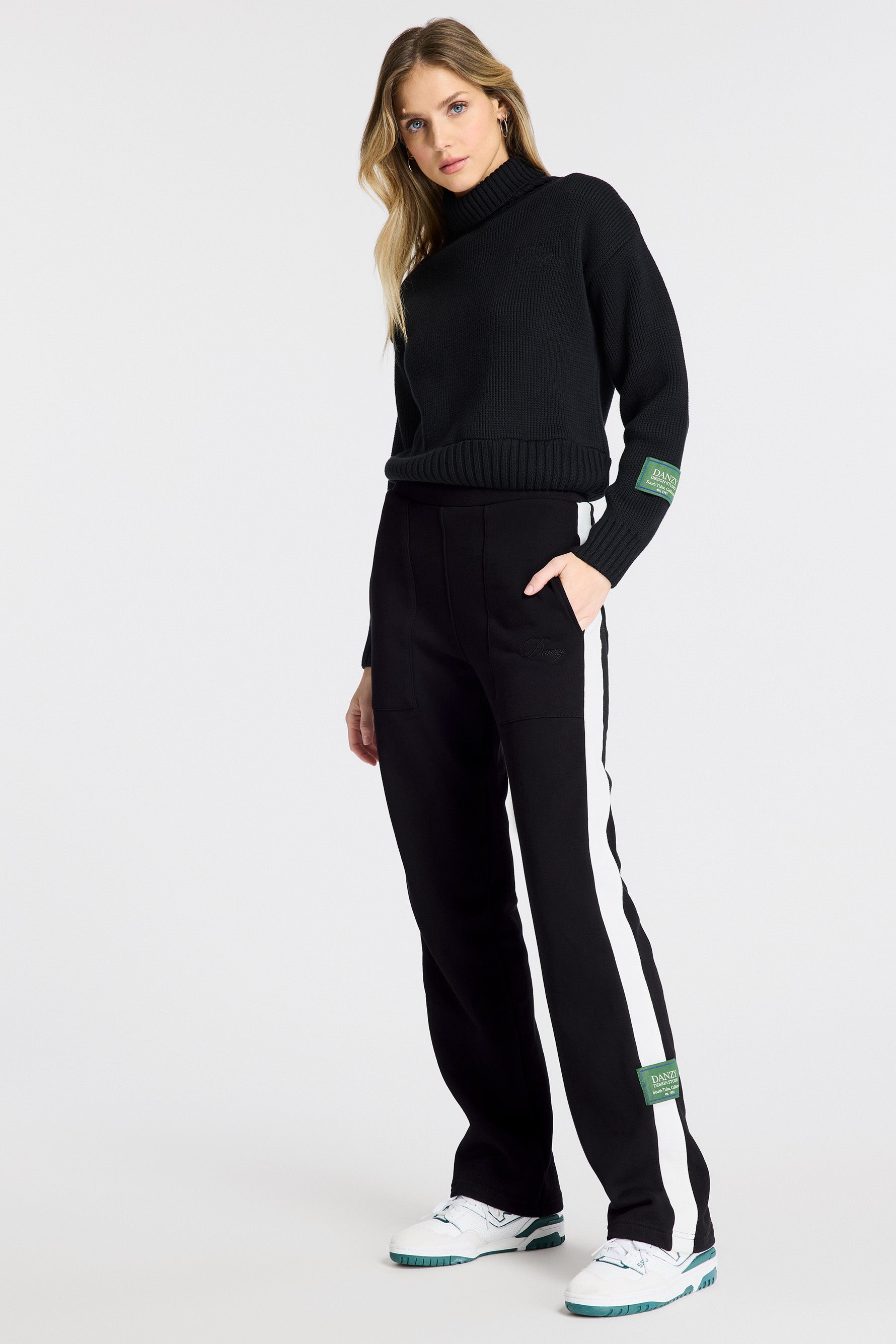 Danzy Straight Leg Sweatpants with Contrast Stripe in Black | BANDIER -  BANDIER