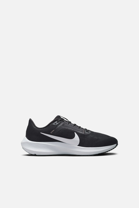 Nike Pegasus 40 - Black/white - Iron Grey